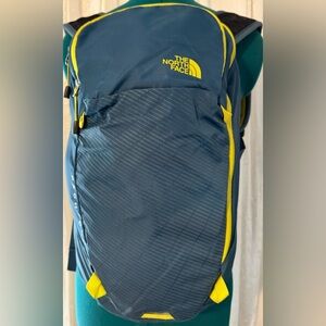 North Face Pachacho daypack. Unisex. Capacity 13L/ 732 cu. in.